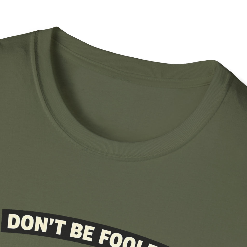 Don’t Be Fooled, I’m The Boss – Funny Dog T-Shirt | Cute Boss Puppy Tee (Unisex)