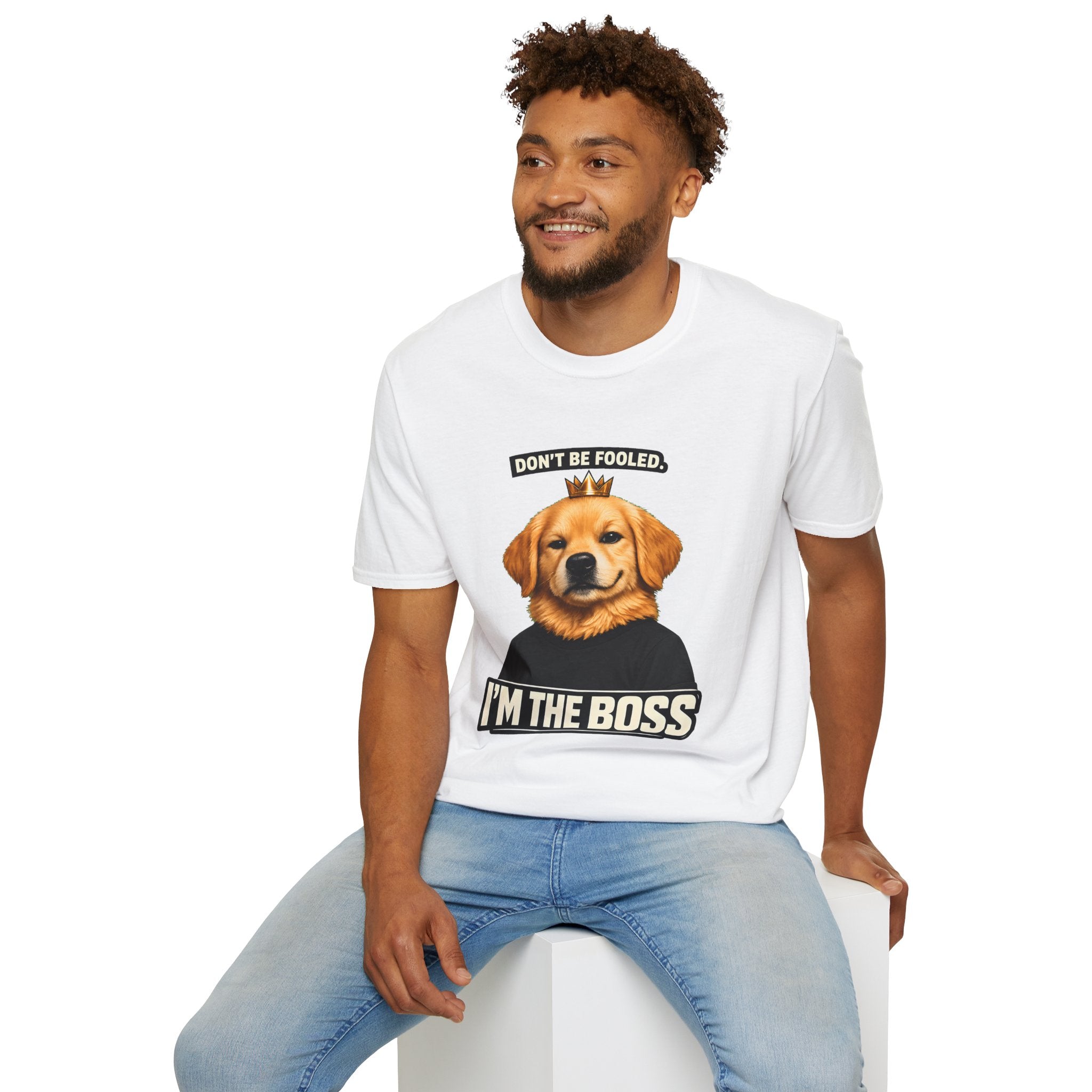 Golden Retriever 'I'm the Boss' T-Shirt | Dog Crown Design