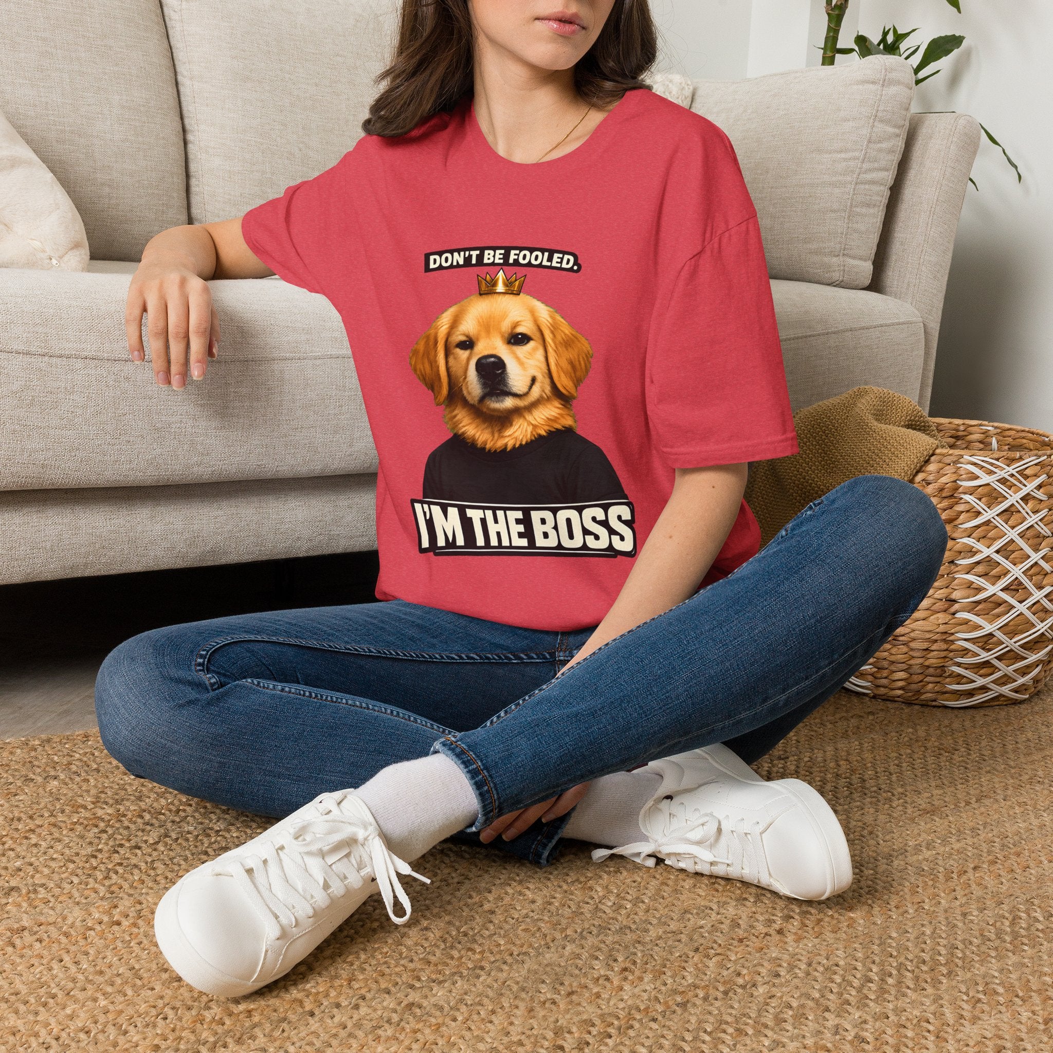 Golden Retriever 'I'm the Boss' T-Shirt | Dog Crown Design