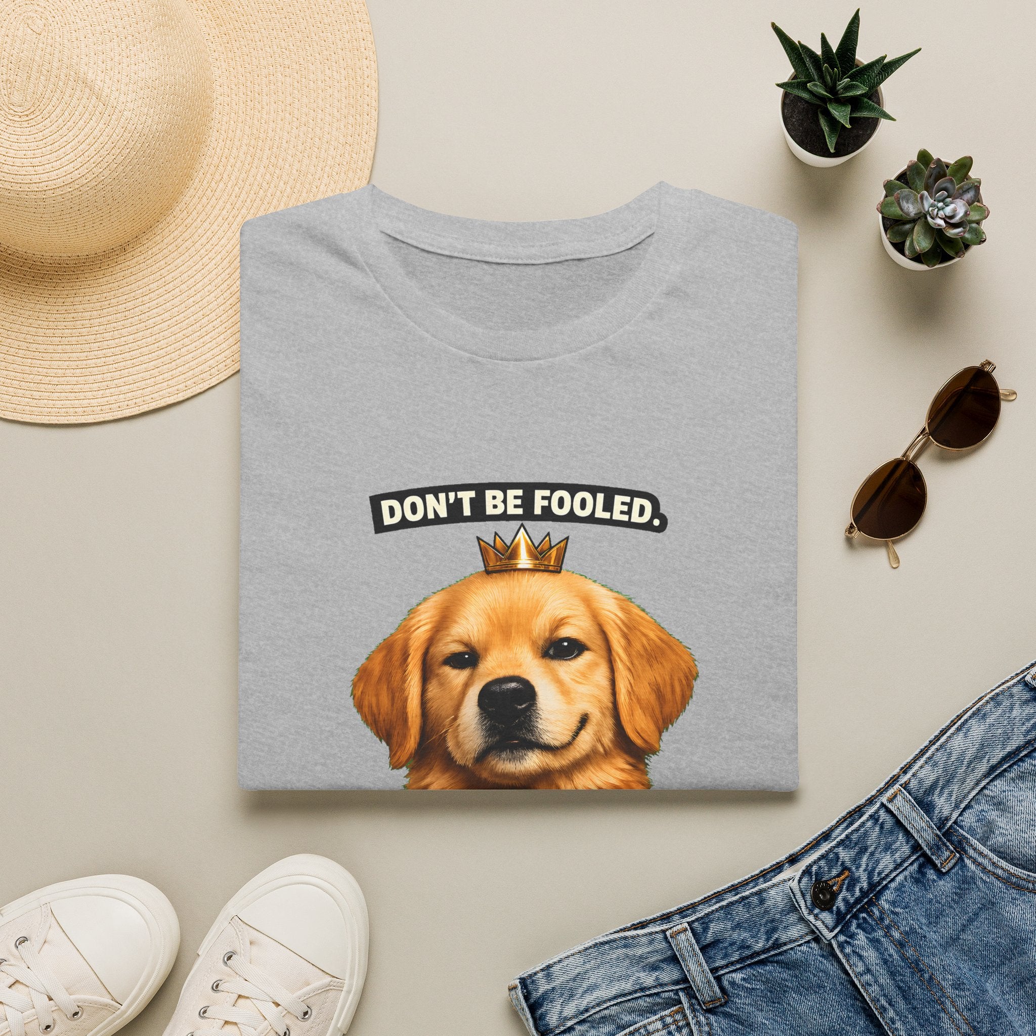 Golden Retriever 'I'm the Boss' T-Shirt | Dog Crown Design