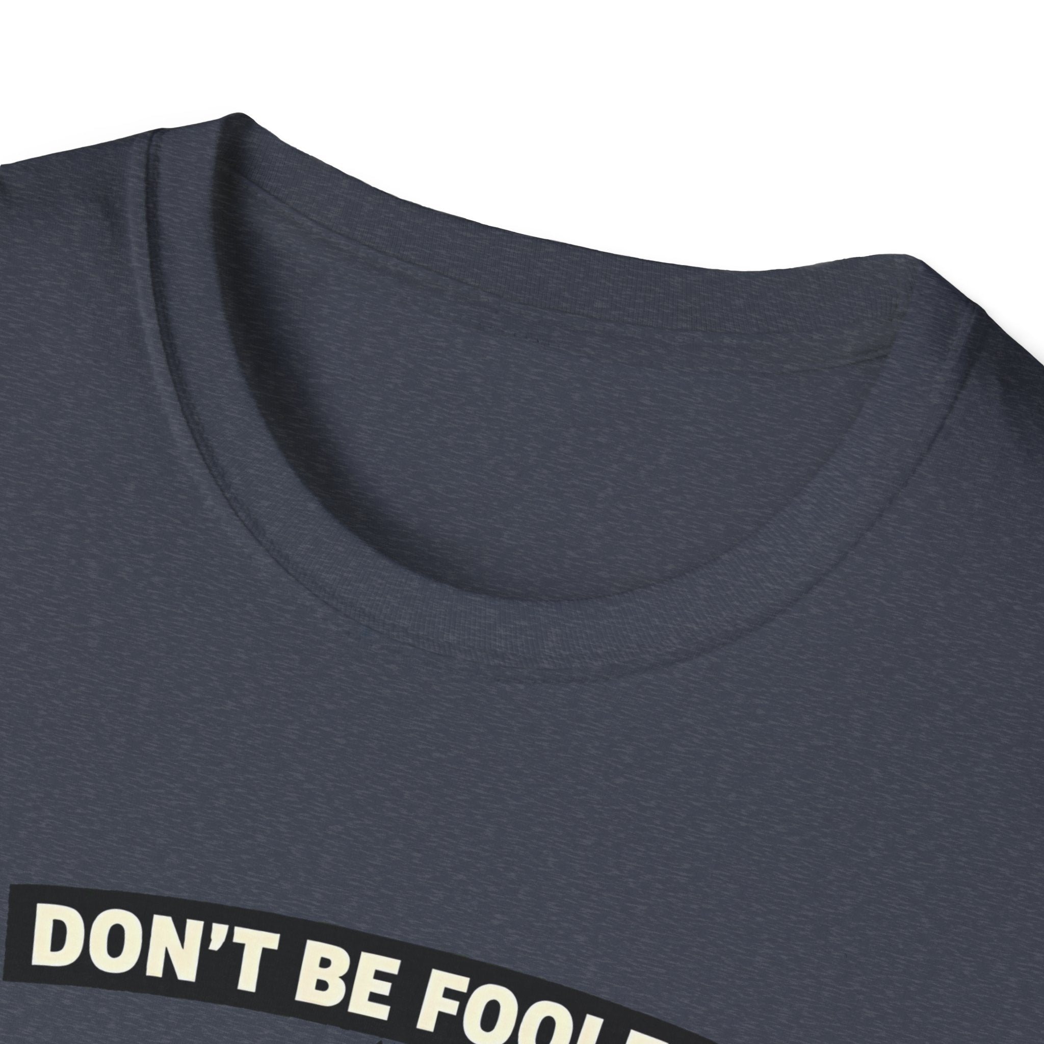 Don’t Be Fooled, I’m The Boss – Funny Dog T-Shirt | Cute Boss Puppy Tee (Unisex)