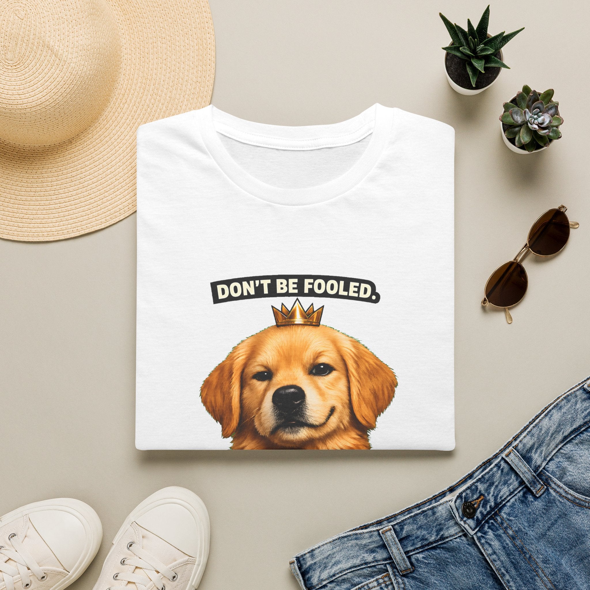 Golden Retriever 'I'm the Boss' T-Shirt | Dog Crown Design