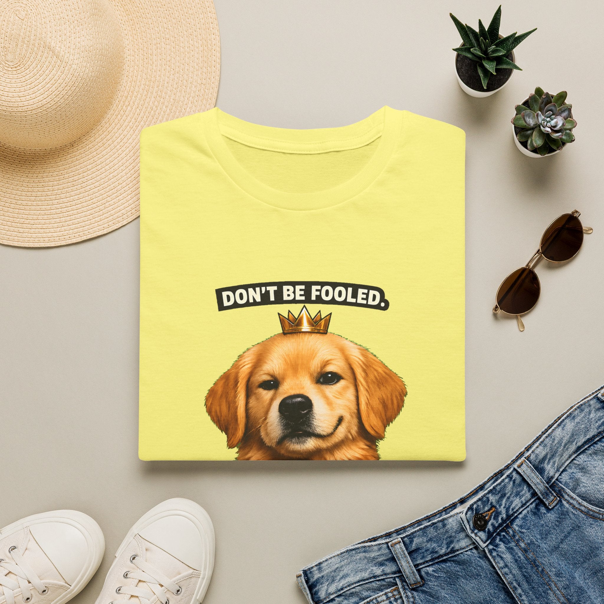 Golden Retriever 'I'm the Boss' T-Shirt | Dog Crown Design